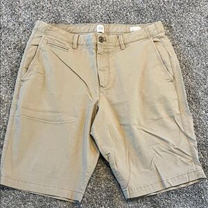 Men’s Khaki GAP 12” Shorts Casual Stetch Flat front Size 34